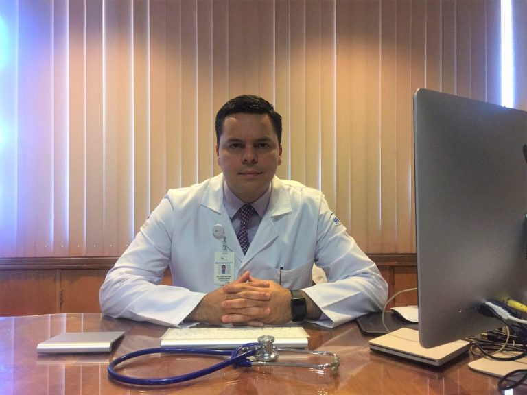 dr juan manuel ochoa, urologo